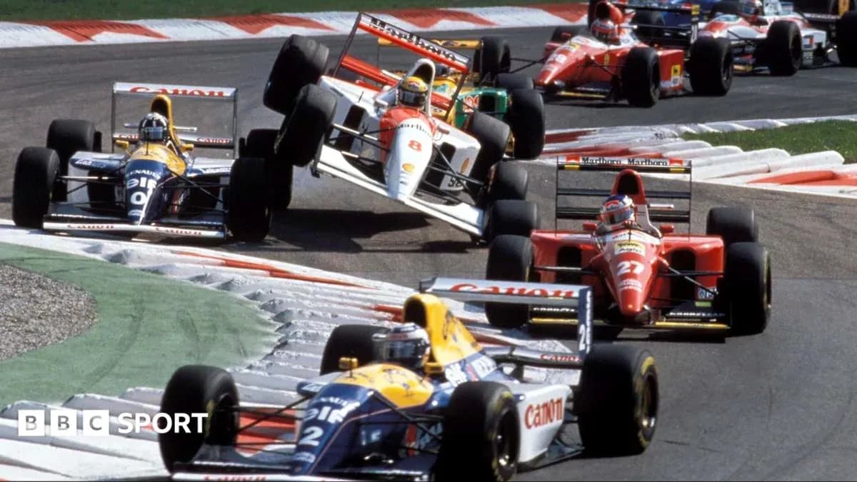 Varios coches de Fórmula 1 compitiendo en curva Varios coches de Fórmula 1 compitiendo en curva