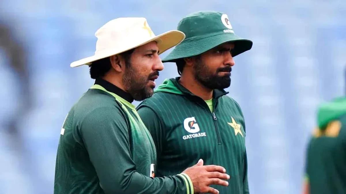 Dos jugadores de críquet de Pakistán en entrenamiento Dos jugadores de críquet de Pakistán en entrenamiento