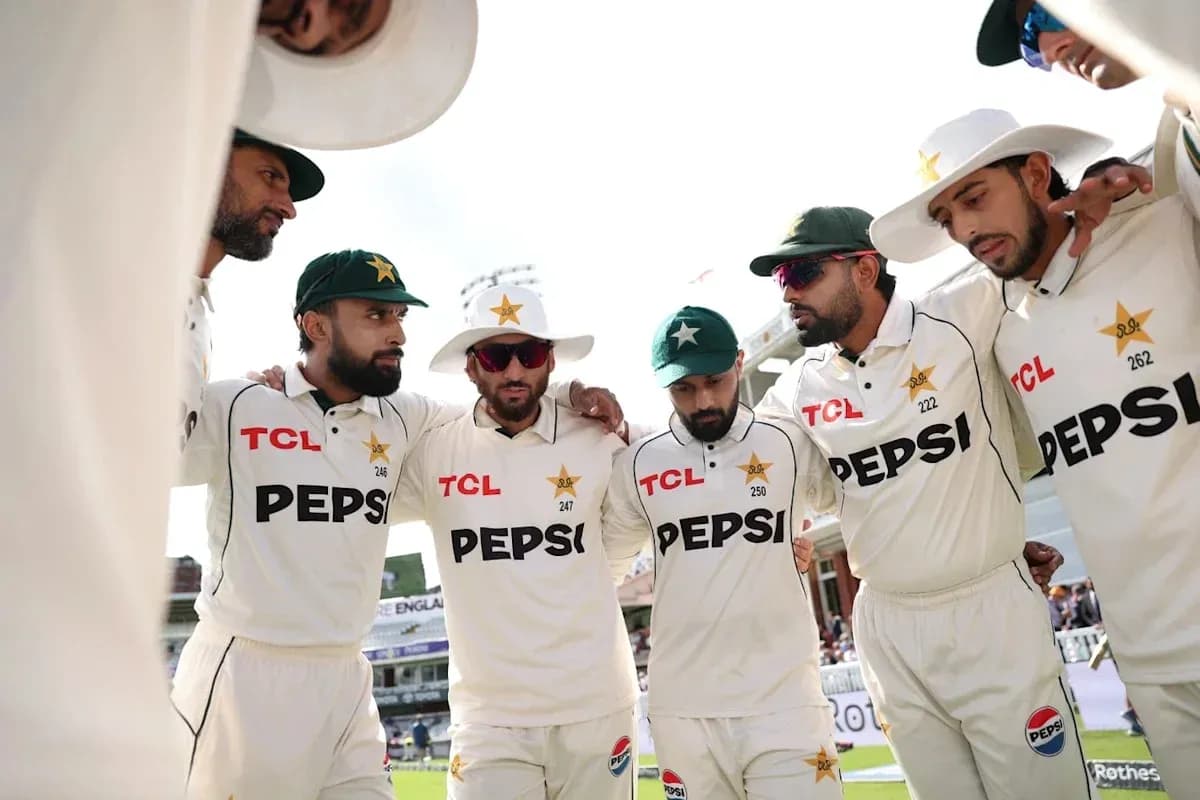 Jugadores de Pakistán en círculo antes del partido Jugadores de Pakistán en círculo antes del partido