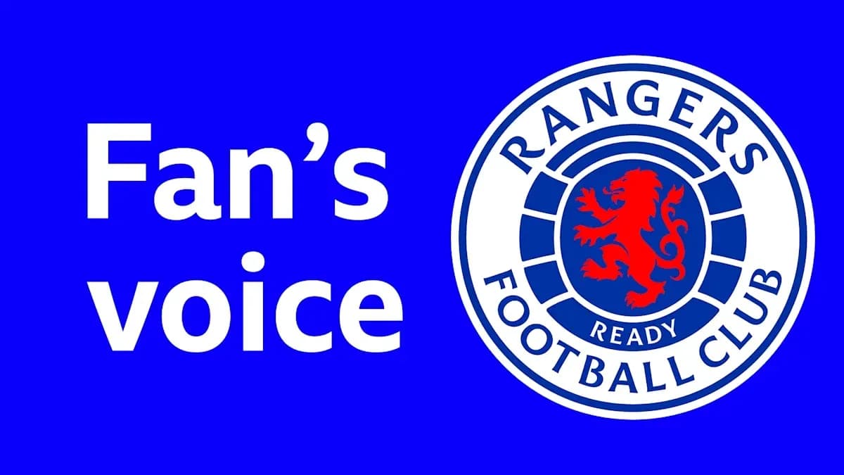 Texto 'Fan's voice' junto al escudo del Rangers Texto 'Fan's voice' junto al escudo del Rangers