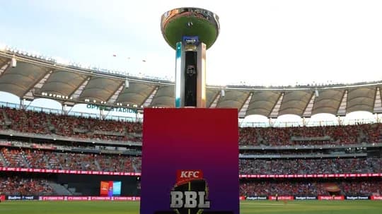 Trofeo de la BBL en el estadio lleno Trofeo de la BBL en el estadio lleno