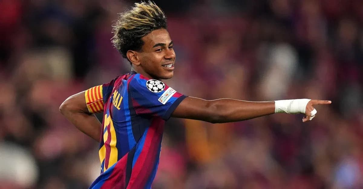 Jugador de Barcelona señalando durante el partido Jugador de Barcelona señalando durante el partido