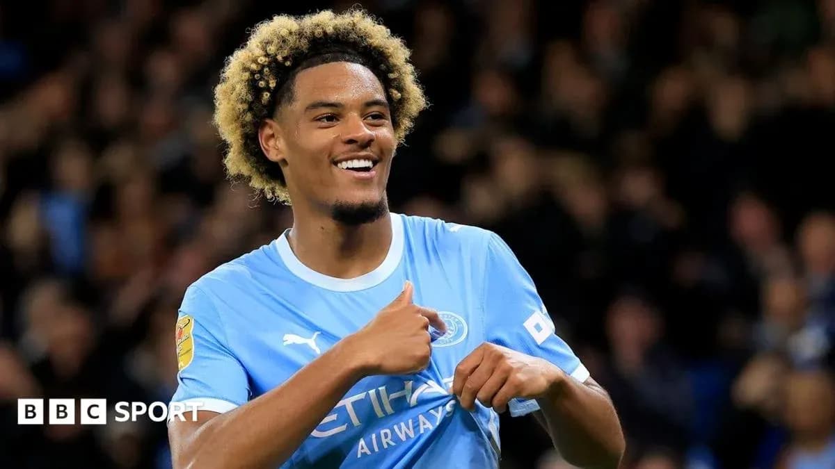 Jugador de Manchester City celebrando un gol Jugador de Manchester City celebrando un gol
