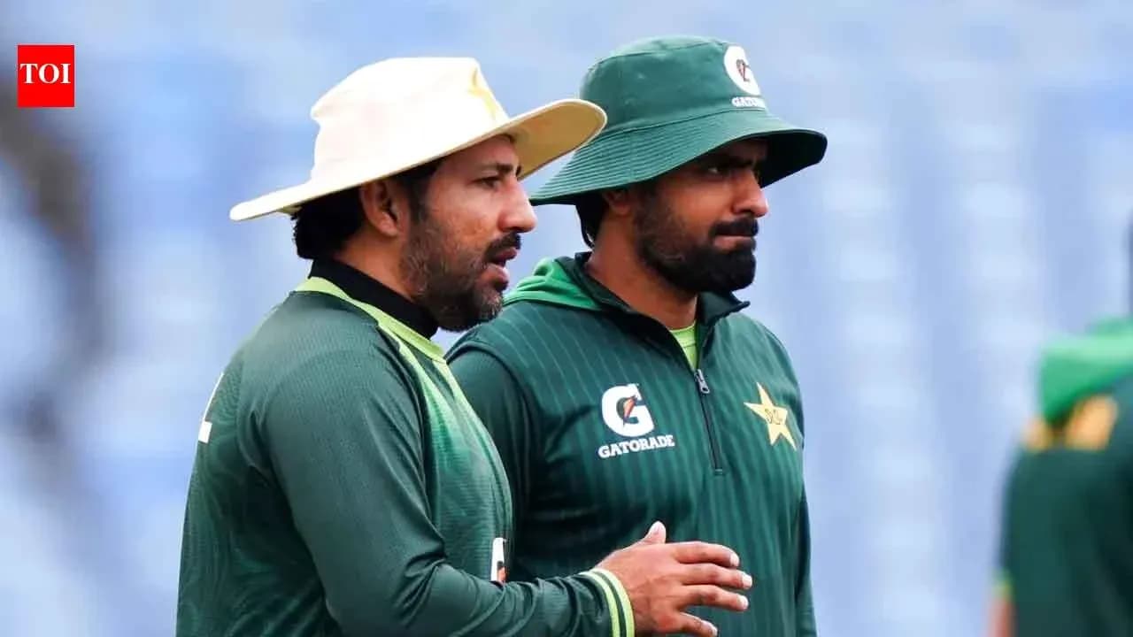 Jugadores de Pakistán conversando en entrenamiento Jugadores de Pakistán conversando en entrenamiento