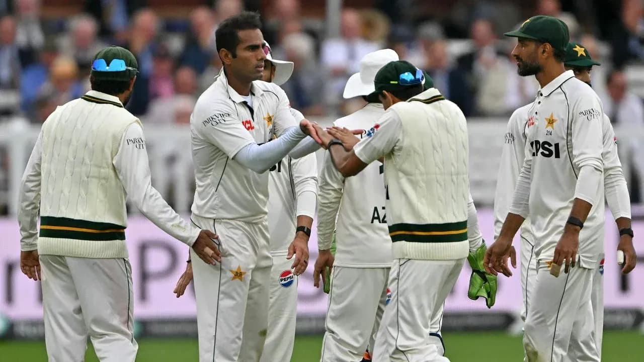 Jugadores de Pakistán celebrando después de un wicket Jugadores de Pakistán celebrando después de un wicket