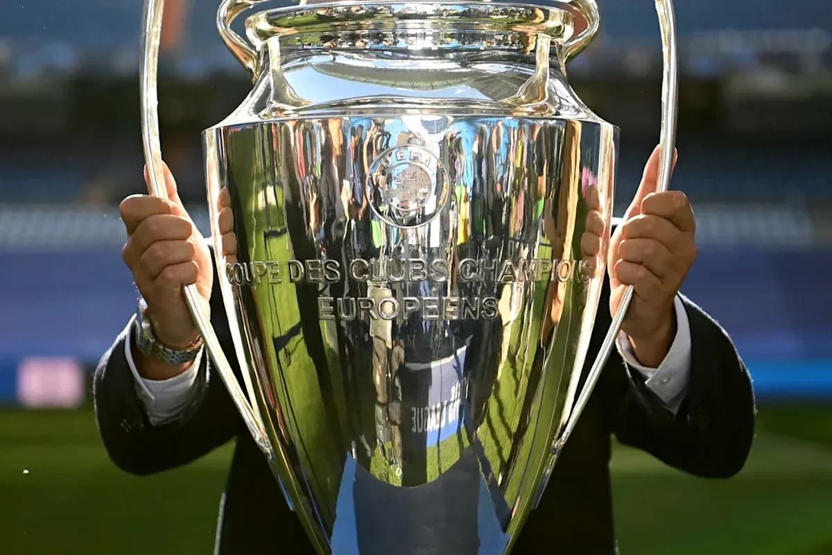 Trofeo de la Liga de Campeones de la UEFA Trofeo de la Liga de Campeones de la UEFA