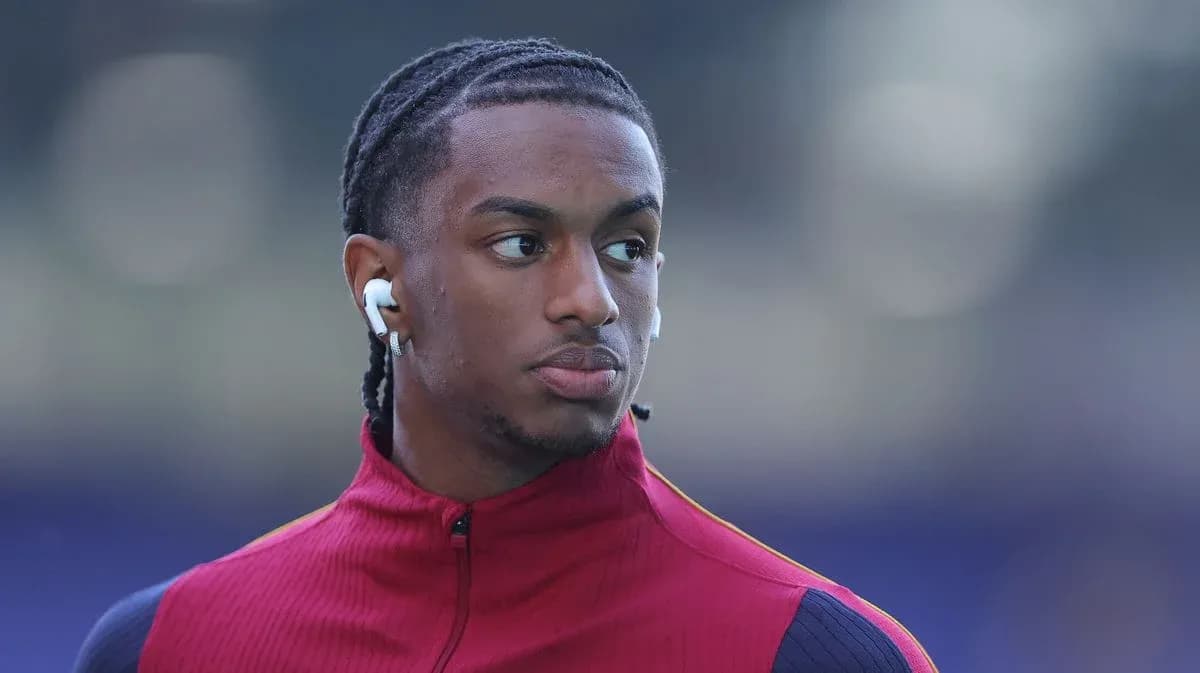 Jugador con auriculares antes del partido Jugador con auriculares antes del partido