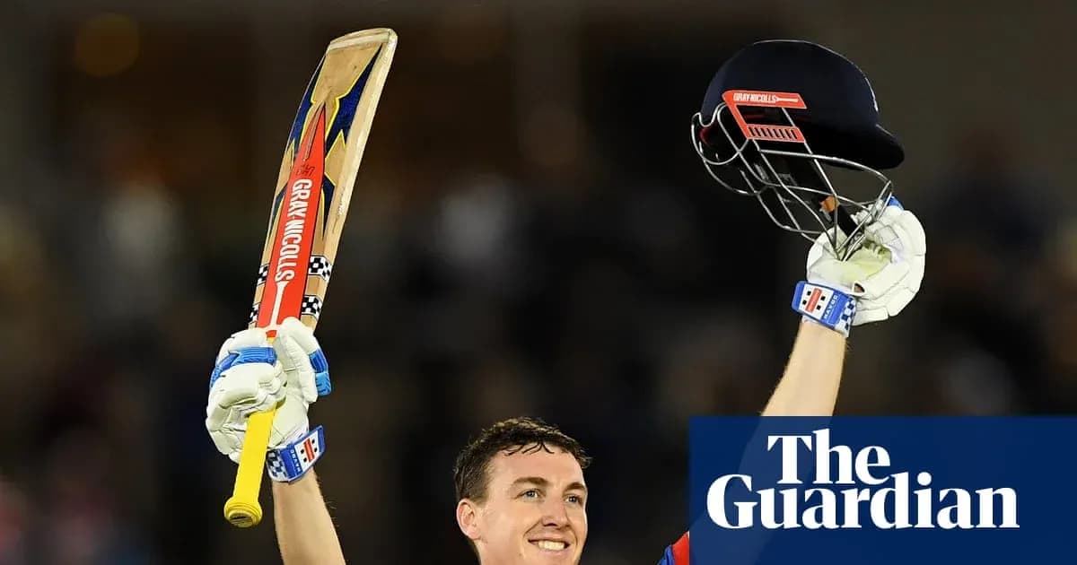Jugador de cricket celebrando con bate y casco Jugador de cricket celebrando con bate y casco