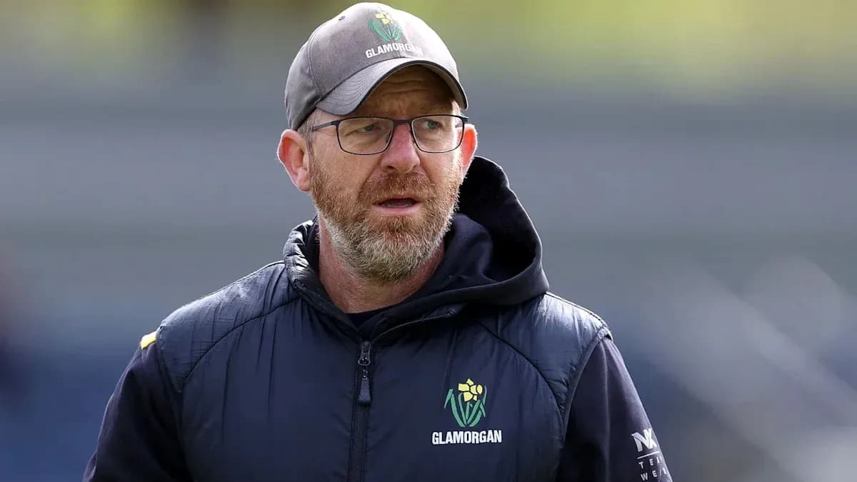 Entrenador de Glamorgan en el campo de entrenamiento Entrenador de Glamorgan en el campo de entrenamiento